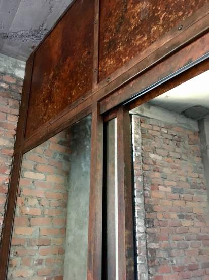 Fabrication d'un ensemble métallique aspect fer rouillé rivété (steampunk) pour Montreal